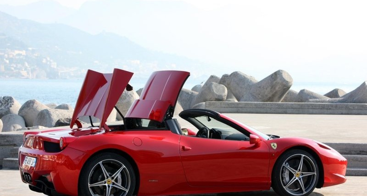 Пятерка кабриолетов с "самыми быстрыми" крышами (видео)