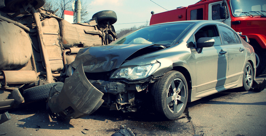 Украинские страховики рассказали о самых аварийных цветах