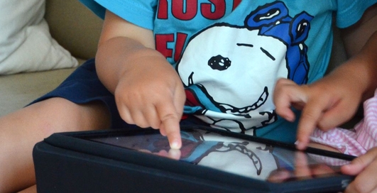 67% пользователей смотрят ТВ на мобильных устройствах (инфографика)