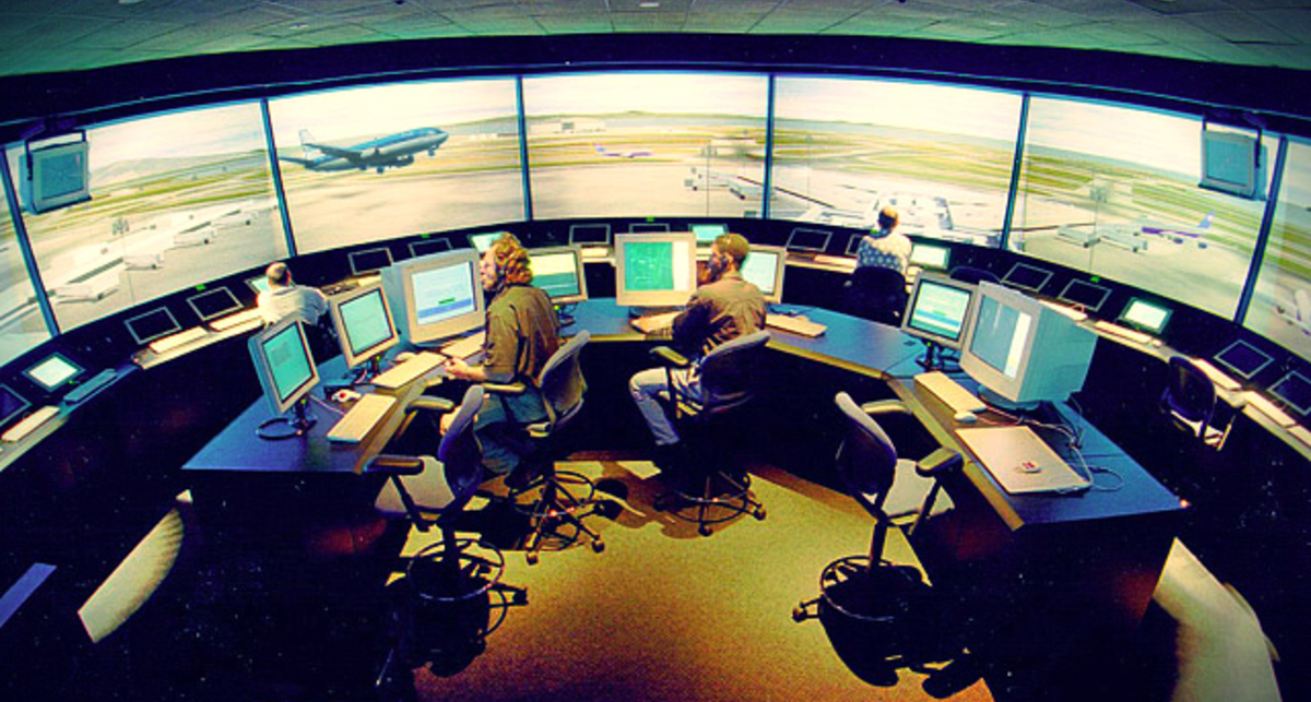 Мне бы в небо: визуализация воздушного трафика (видео)