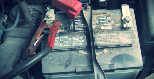 Как зарядить автомобильный аккумулятор
