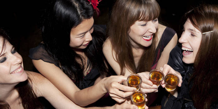 Без стопки не разобраться: когда выпивать в 2014-м