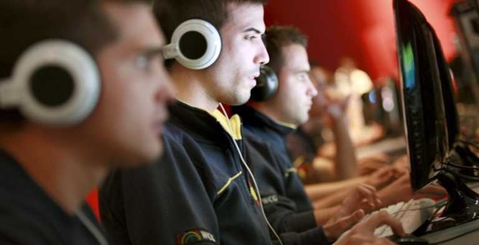 Смартфоны угрожают рынку игровых приставок