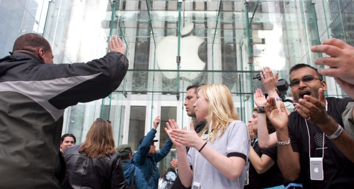 В магазинах Apple Store iPad'ы используют в качестве продавцов-консультантов