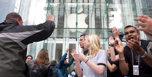 В магазинах Apple Store iPad'ы используют в качестве продавцов-консультантов