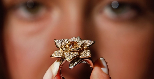 Цена золота зависит от розницы