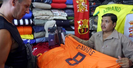 Что выгодно покупать за границей?