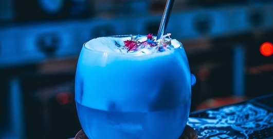 Алкогольные коктейли: где дешевле выпить