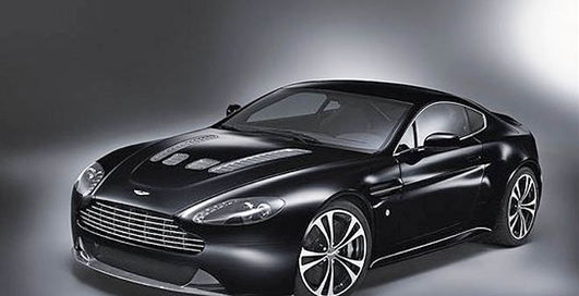 Aston Martin представил лимитированную версию DBS и V12 Vantage