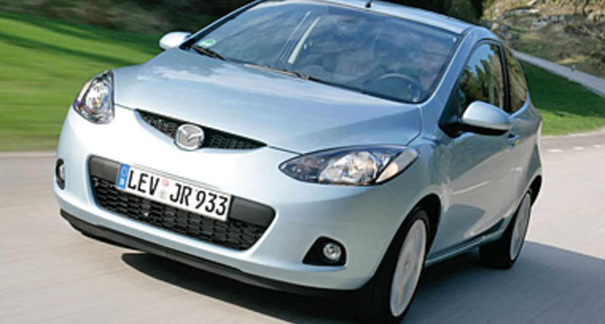 Рестайлинговая Mazda2 готовится к автосалону в Токио