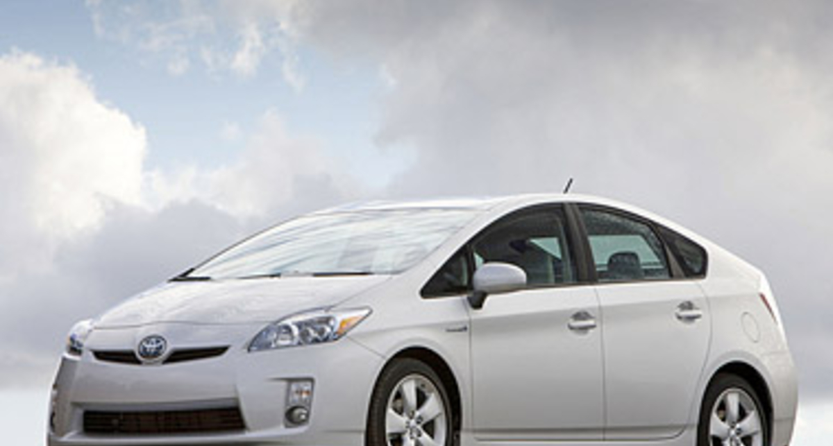 Toyota продала 2 млн гибридов по всему миру