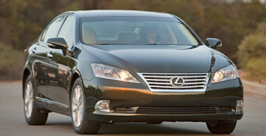 Lexus обновил седан ES