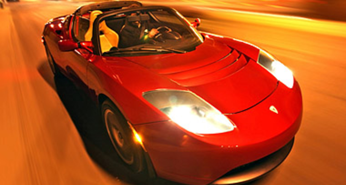 Электромобиль Tesla Roadster проехал 500 км без подзарядки
