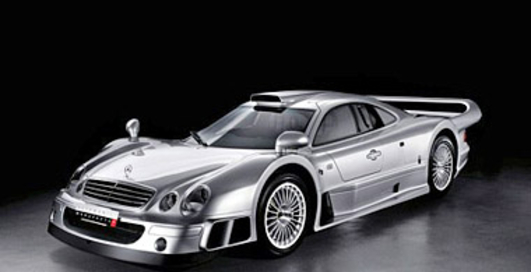 Пару суперкаров Mercedes-Benz продали за ?1,1 млн.