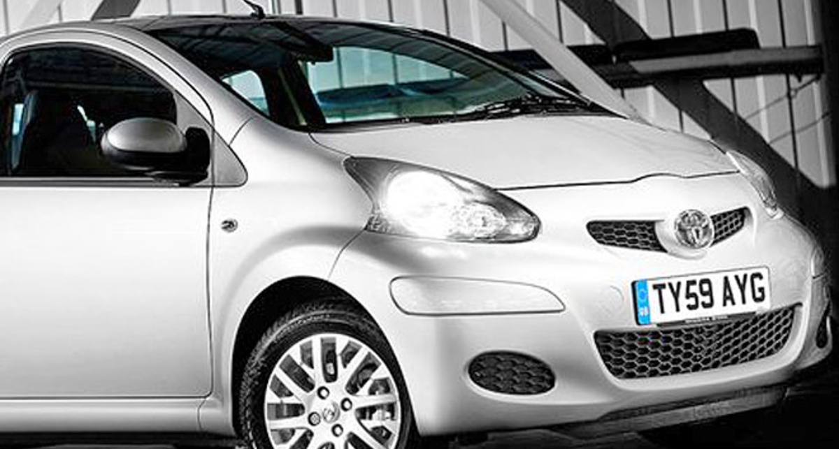 Toyota представила люксовую версию миникара Aygo