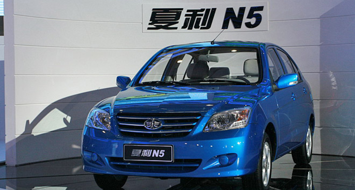 Китайцы представили седан дешевле ?5000