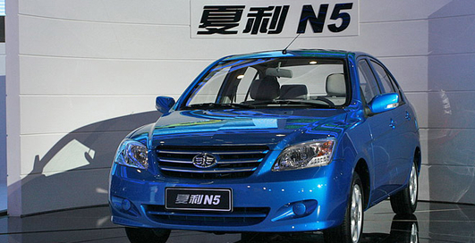 Китайцы представили седан дешевле ?5000