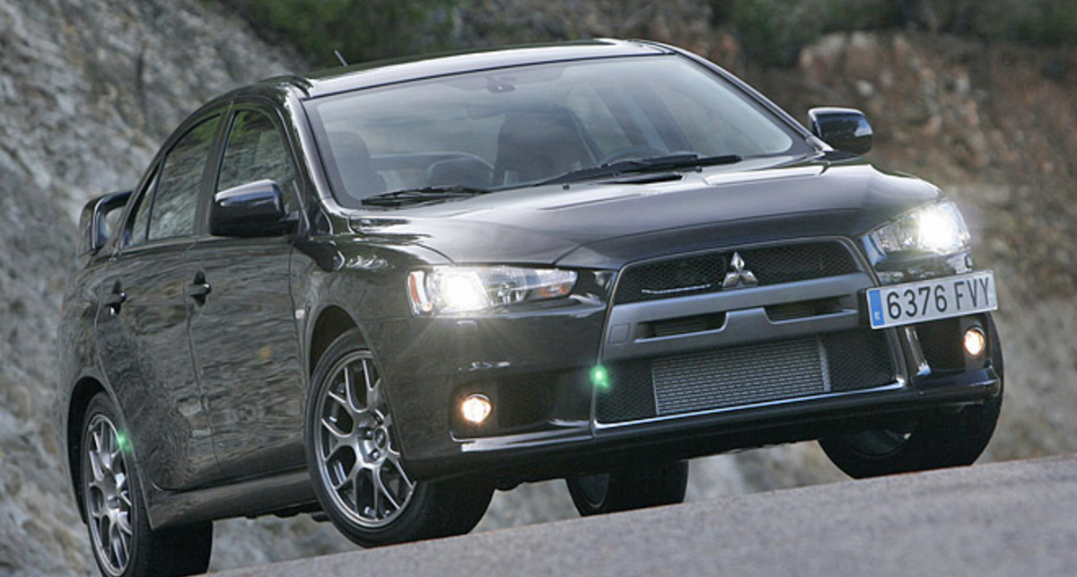 Mitsubishi отзывает около 30 тыс. автомобилей в США