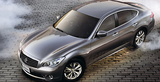 Nissan начал продажи нового поколения седана Fuga