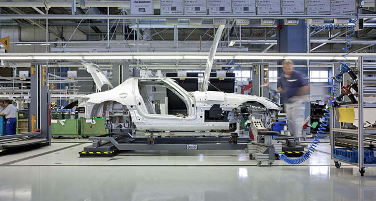 Mercedes-Benz начал производство суперкара SLS AMG