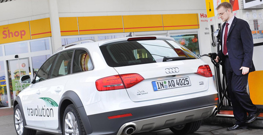 Автомобили учатся "разговаривать" со светофорами