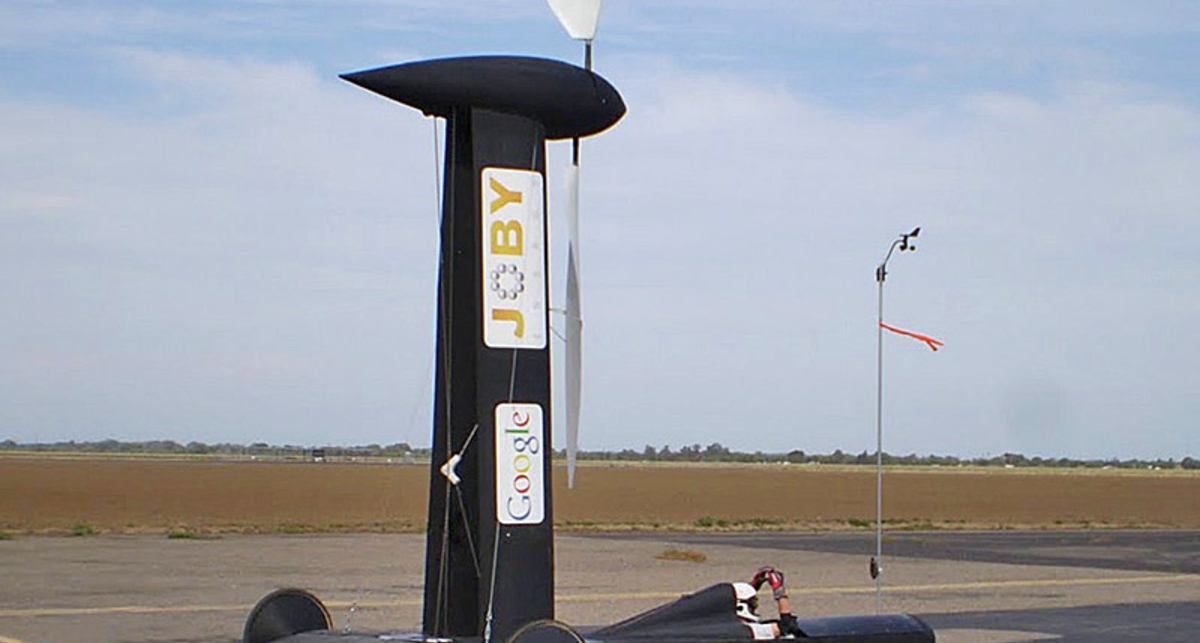 Представлен первый в мире ветромобиль