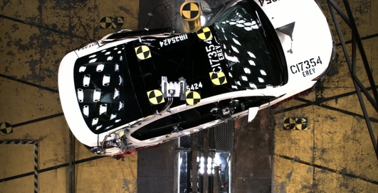 Chevrolet Volt разбили на "пятерку"