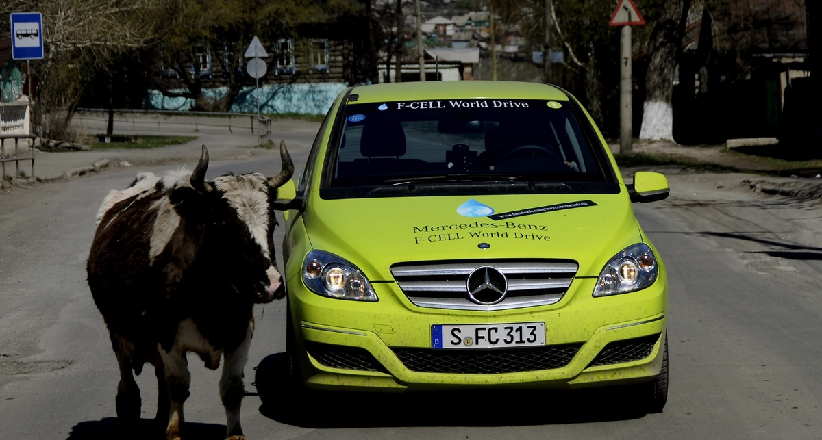 Mercedes-Benz проехал 30 тыс. км на водороде (фото)