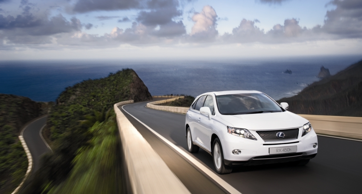 Стартовали продажи Lexus RX 450h 2010 года