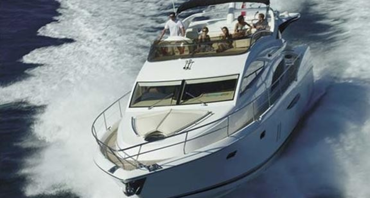 При покупке яхты подарят Bentley