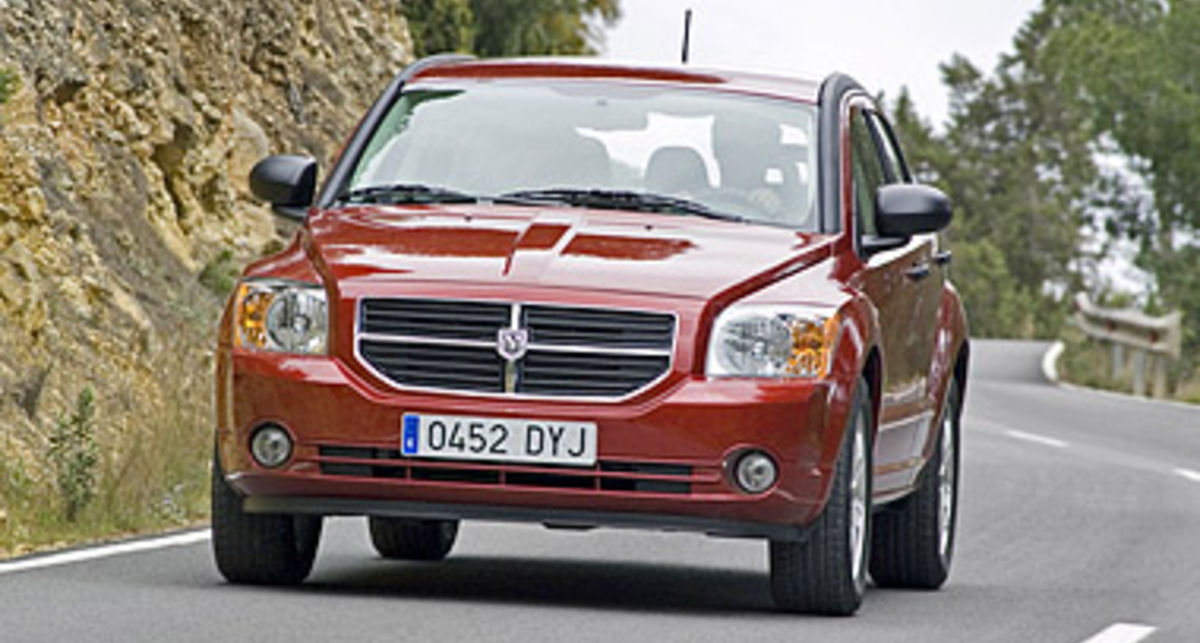 Dodge Caliber обновит салон и двигатель