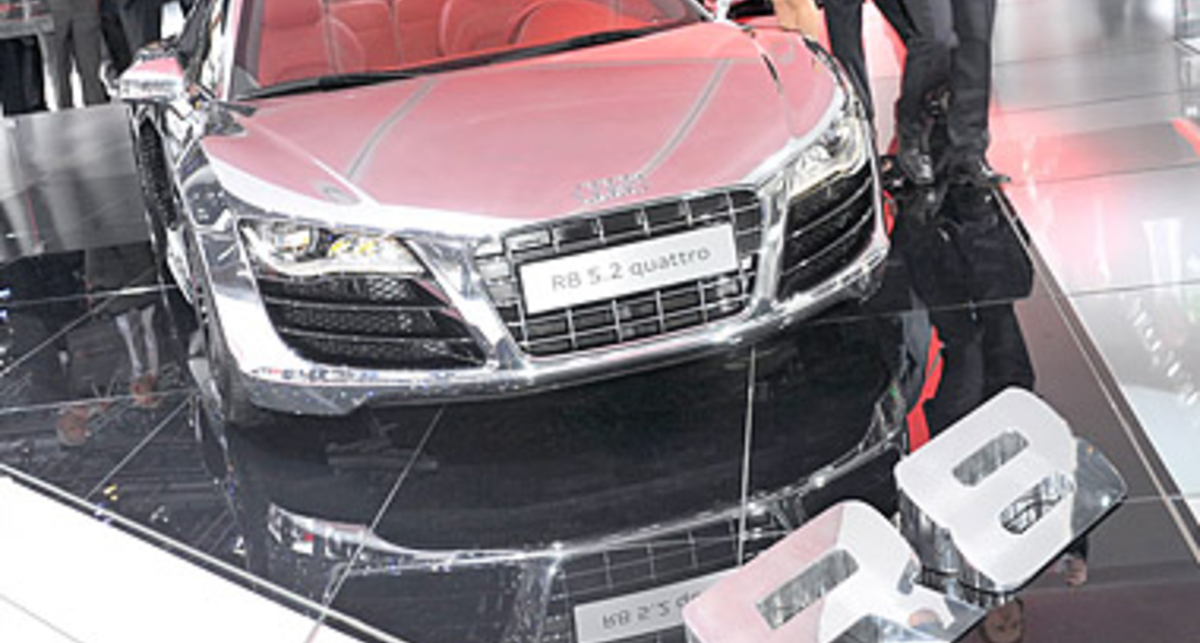 Во Франкфурте презентовали зеркальную Audi R8