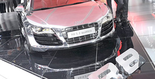 Во Франкфурте презентовали зеркальную Audi R8