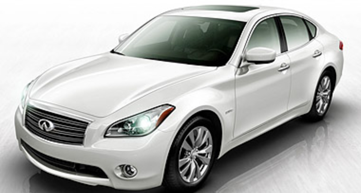 Infiniti представила первый гибрид