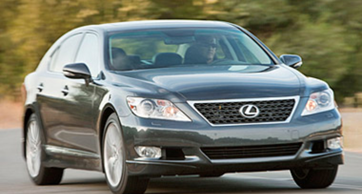 Lexus LS обновили и сделали более спортивным