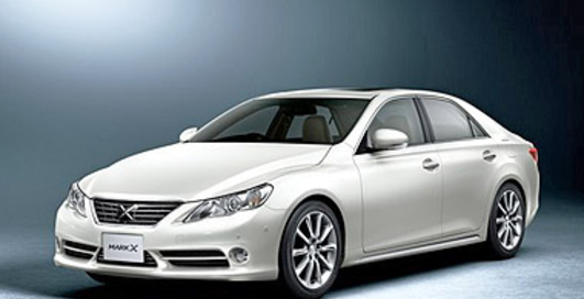 Toyota представила конкурента BMW 5 серии