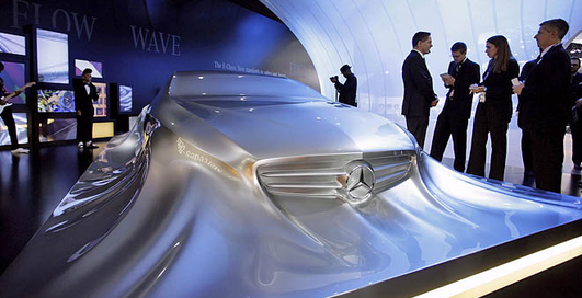 Mercedes сделал скульптуру авто