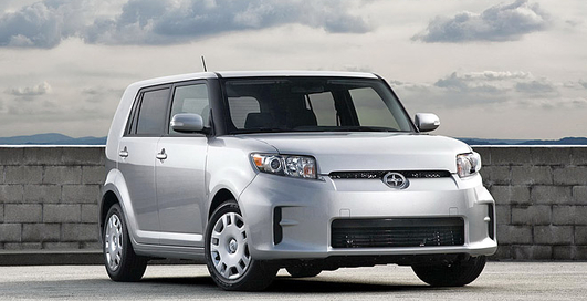 Scion обновил модель xB