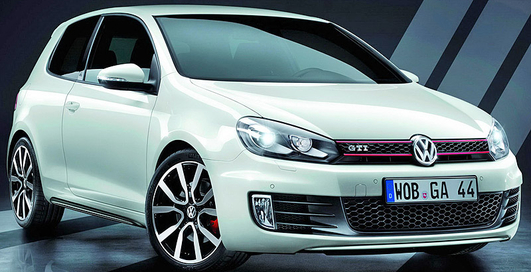 Volkswagen представил Golf GTI в версии Adidas