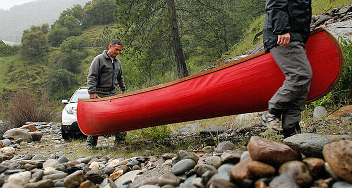 Ford дразнит поклонников снимками нового внедорожника