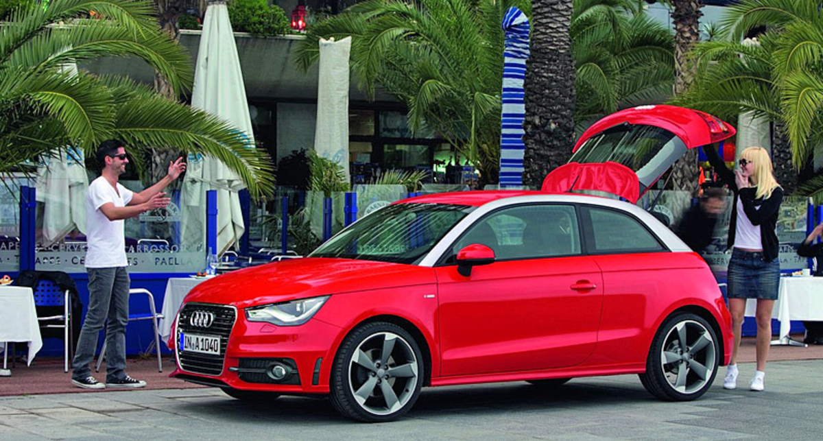 Московский автосалон открывает двери (фото)