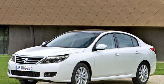 Renault Latitude представлен на ММАС