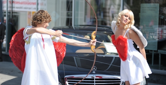 Автошоу на Столичном открыло двери