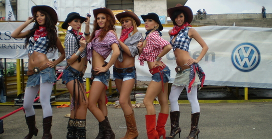 Volkswagen показал в Украине свой первый пикап