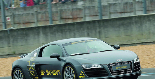 Audi готовит суперкар на батарейках (фото)