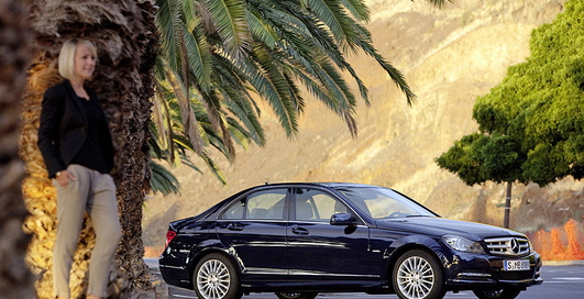 Mercedes-Benz сделала "пластику" популярной модели (фото)
