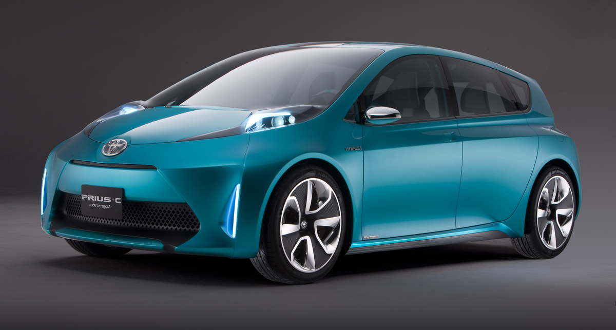 Toyota расширяет линейку гибридов Prius (фото)