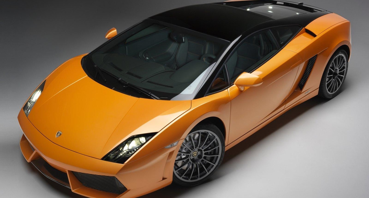 Lamborghini представила двухцветный суперкар (фото)