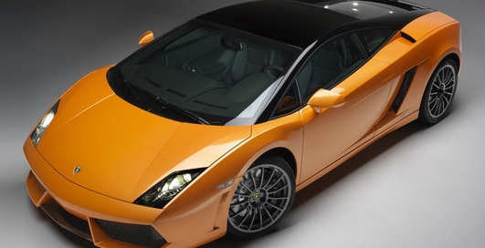 Lamborghini представила двухцветный суперкар (фото)