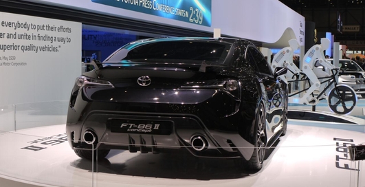 Toyota показала в Женеве "черного самурая"